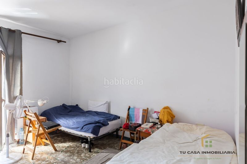 Foto 6f32f5b2-ff62-463d-b636-06d98f7098ed. Casa amb calefacció a Bufalà Badalona