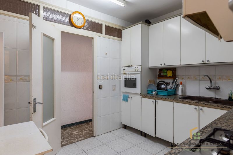 Foto 7406d5d9-e59a-4273-bfea-869d8b618859. Casa amb calefacció a Bufalà Badalona