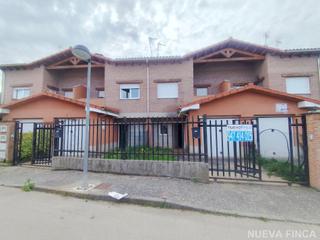 Casa adossada  Calle san millan. Chalet en frandovinez