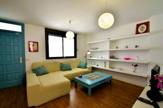 Rent Ground floor  Avenida jose miguel galvan bello. Planta baja reformada en el médano. vivienda para larga temporad