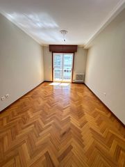 Affitto Appartamento in Rúa de tomás rguez. punxín 12. Piso de 3 dormitorios, 2 baños y garaje!