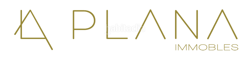 Foto ab95c421-204e-4570-9388-8587afcd7f2b. Local comercial planta baixa amb jardí en Centre Vic