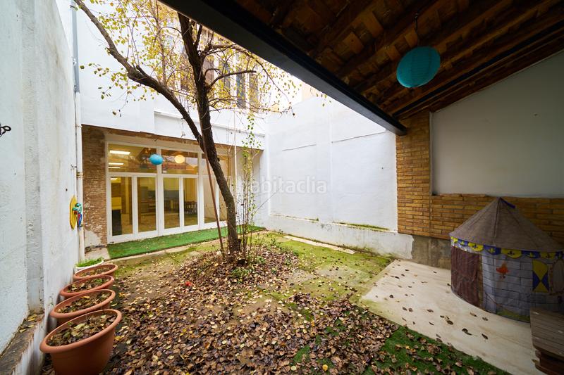 Foto ff333c4c-8285-42c8-9a28-ef179b2637a5. Location rez-de-chaussée avec cheminée chauffage dans Vic