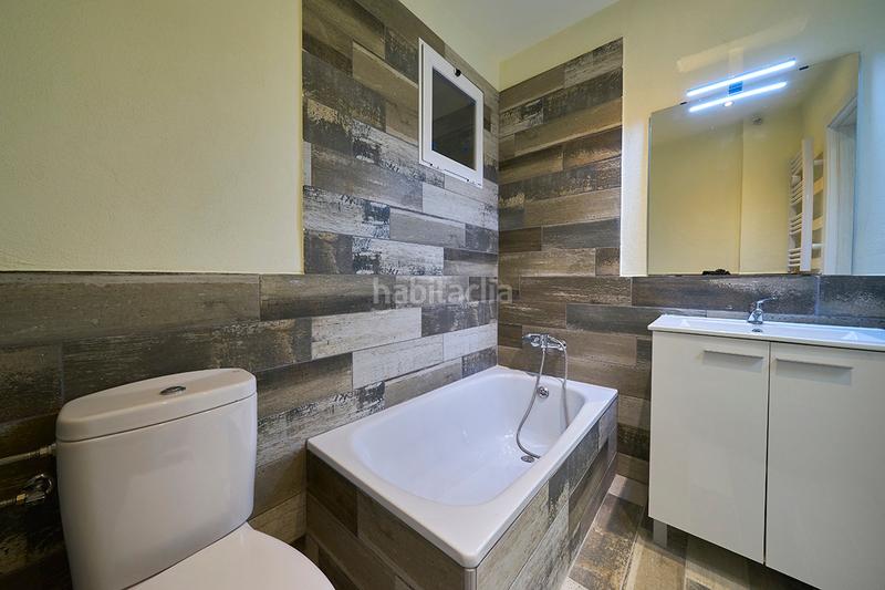 Foto 49c112e2-08fb-4ddb-89fe-4e172e0b6051. Rent ground floor with fireplace heating in Centre Vic