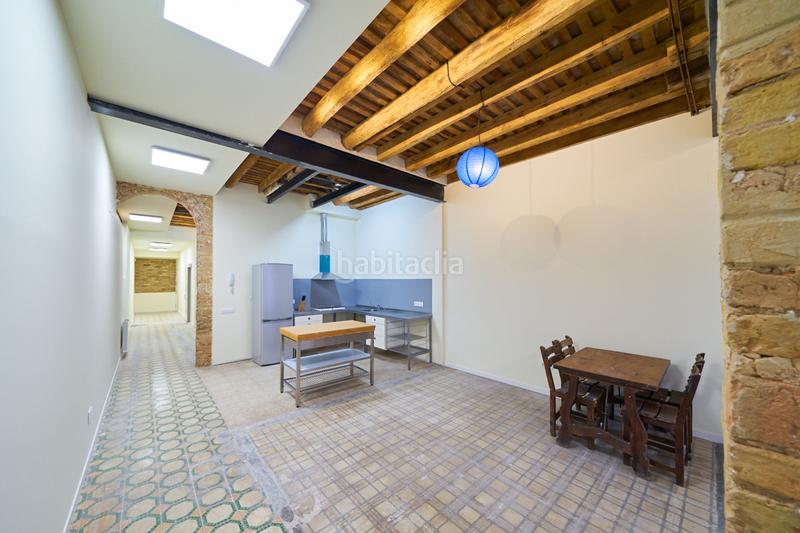 Foto 7752290d-195c-4c45-8ddb-9e12c3563e22. Rent ground floor with fireplace heating in Centre Vic