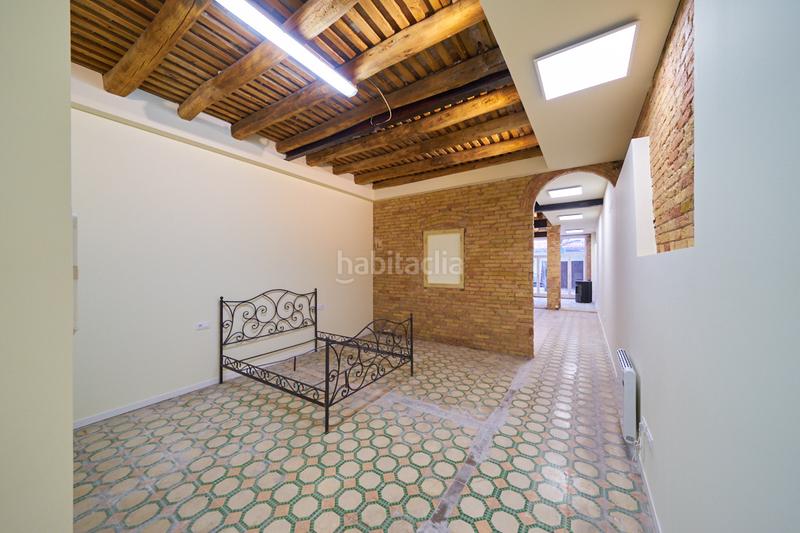 Foto 882f6e07-d426-4627-9b25-8d4541ba1dd9. Rent ground floor with fireplace heating in Centre Vic