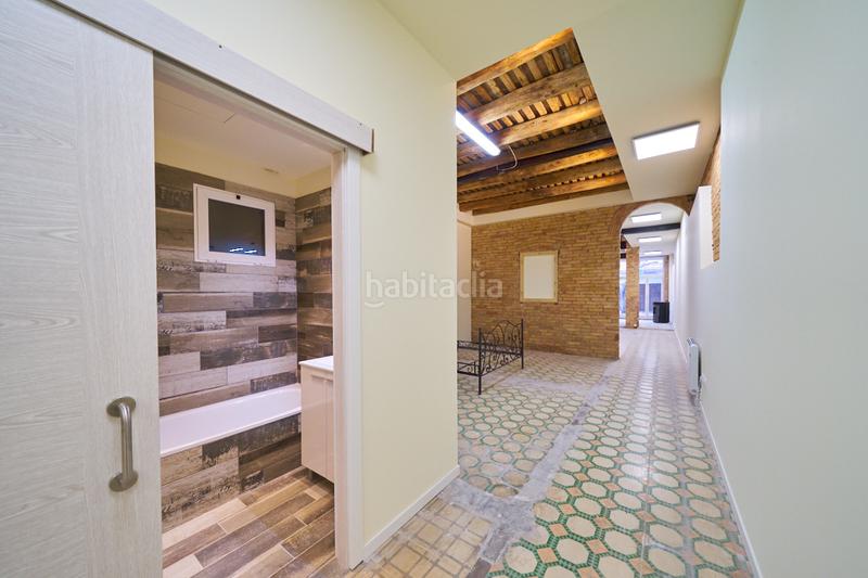 Foto 944fda1e-2553-4326-a46d-fec0bb0e16a0. Rent ground floor with fireplace heating in Centre Vic