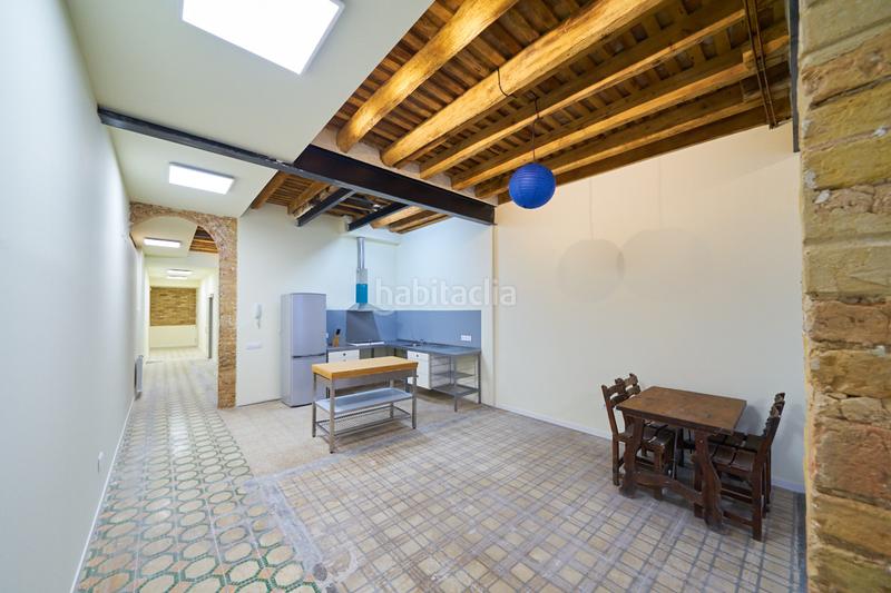 Foto 9a31262e-db3d-498b-b893-a01bd6e32909. Rent ground floor with fireplace heating in Centre Vic