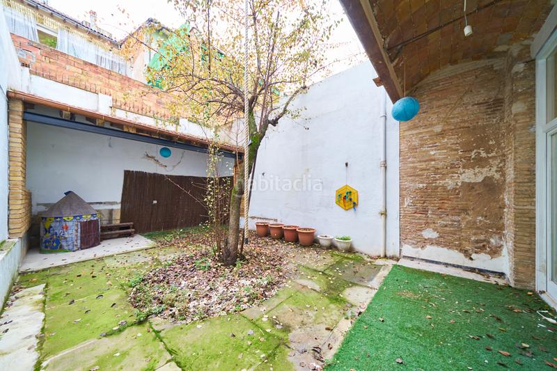 Foto c4ebf5fe-56df-4a4b-ab55-c491afe91fd0. Rent ground floor with fireplace heating in Centre Vic