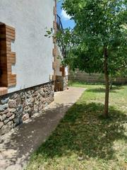 Xalet a Sant Bartomeu del Grau. Preciós xalet a zona residencial, amb parc infantil i piscina mu