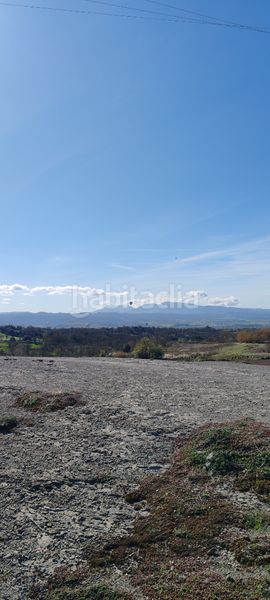 Foto c0de0b10-68b9-4781-b009-9a73fe0d3bdd. Pis amb xemeneia calefacció aparcament a Montferrer i Castellbò