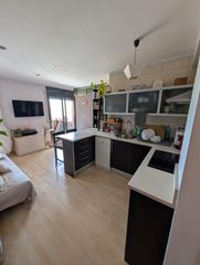 Flat  Carretera de manlleu. Loft cèntric, totalment equipat amb vistes
