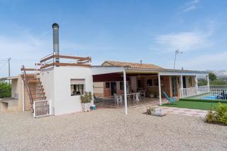 Xalet  Polígono 30. Amplio chalet con parcela de más de 11.000m2 en la zona de los y
