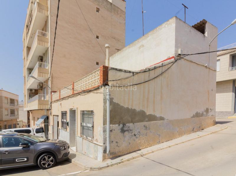 Foto fe0f1ba2-1e7d-4e9c-972f-1e7f3cf301f8. Casa  en planta baja y esquina . en Redován