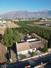 Casa  Calle rincón de los cobos. Finca con 1400m2 de parcela y una vivienda construida en el raal