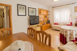 Flat en Redovn. Piso con terraza y trastero en redovn.
