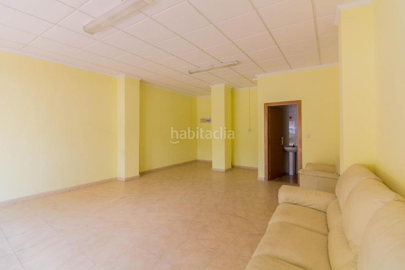 Foto ba7a8d0c-3d87-4399-997d-0cd42c492bcc. Location local commercial dans carrer santa rita dans Callosa de Segura