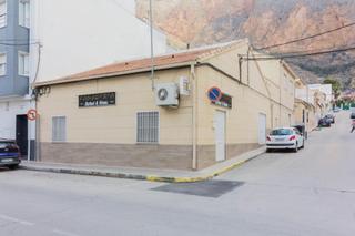 Casa a Avenida de pascual martínez 54. Amplio inmueble en redován zona centro ideal para inversores.