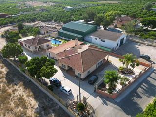 Chalet à Montepinar - La Aparecida - Raiguero. Parcela con dos viviendas independientes y piscina en la matanza