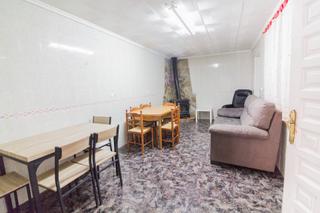 Haus  Calle de maría ros ibáñez. Amplia casa en planta baja con terraza superior