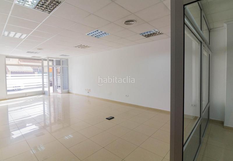 Foto e7805c3d-f7dd-48a0-8ceb-02cbfa896a1e. Local comercial a Redován