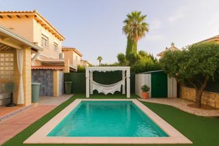 Chalet en Benferri. Chalet independiente en benferri, zona benfis park  oportunidad