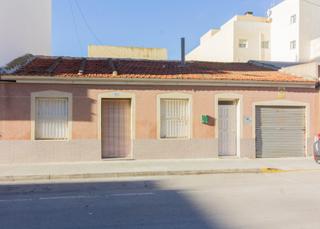Haus  Calle de pascual martínez. Amplia casa en planta baja en redován .