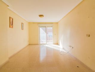 Etagenwohnung  Calle canonigo manuel cayuelas. Piso en callosa de segura 3 dormitorios con trastero.