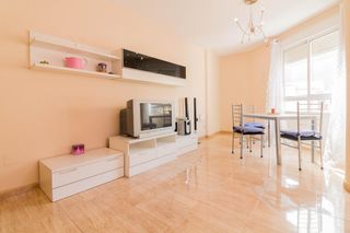 Pis  Calle luis botella. Amplio piso de tres dormitorios en callosa de segura.