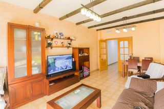 Etagenwohnung  Calle oscar espla. Amplio piso de tres dormitorios en rafal.