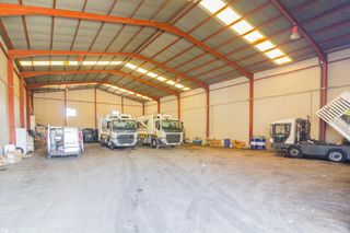 Nau industrial en Callosa de Segura. En venta amplia nave industrial en callosa de segura.