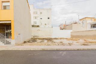 Terreny residencial a Catral. Lleva a cabo tu proyecto soñado con este increíble suelo urbano.