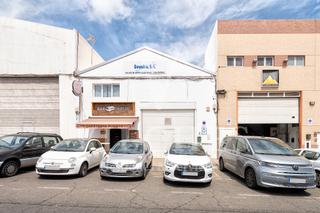 Nau industrial  Calle doctor juan domínguez pérez