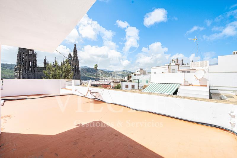 Foto 2eba86d3-ed18-45f6-a1c8-865a4a68a3cf. Chalet con parcheggio in Arucas casco Arucas