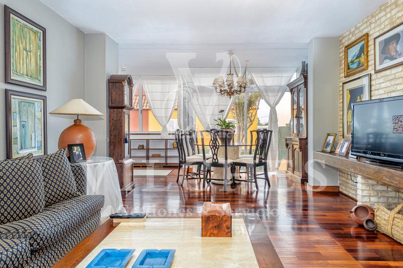 Foto 27fc92f1-cc81-4643-bf0e-7bcf183cc823. Chalet avec parking dans Los Castillos Arucas