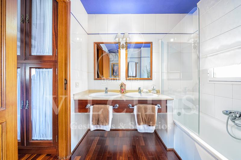 Foto 4ba0f5ff-5a48-4fde-aa5f-ab99b039dceb. Chalet avec parking dans Los Castillos Arucas