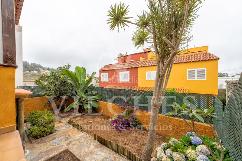 Foto 86b5f8ad-6c69-4ea2-b221-e16dbdb0688f. Chalet avec parking dans Los Castillos Arucas