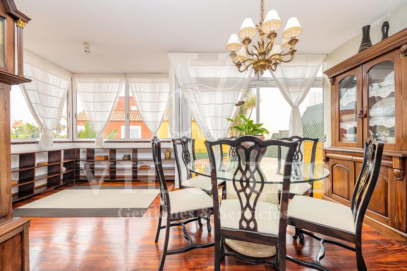 Foto 8f4ea7a4-6722-4a6d-8222-f7776e5ab53a. Chalet avec parking dans Los Castillos Arucas