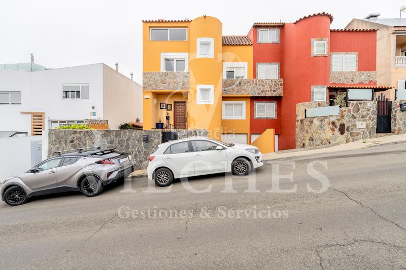 Foto dc85c2f5-1442-4c1a-9b18-121f25813f35. Chalet avec parking dans Los Castillos Arucas