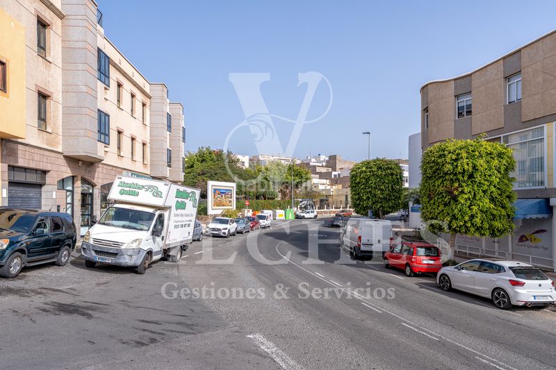 Foto 46197918-f60c-4811-8dde-887611254372. Pis amb aparcament a Carrizal Ingenio