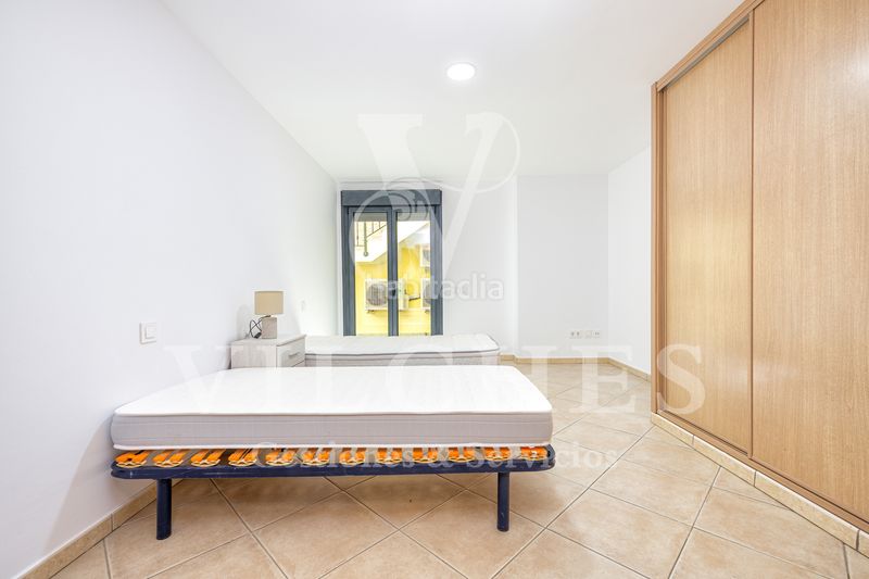 Foto c038170a-e916-4085-bd3d-a30d5de225dc. Xalet amb xemeneia calefacció aparcament piscina a Telde