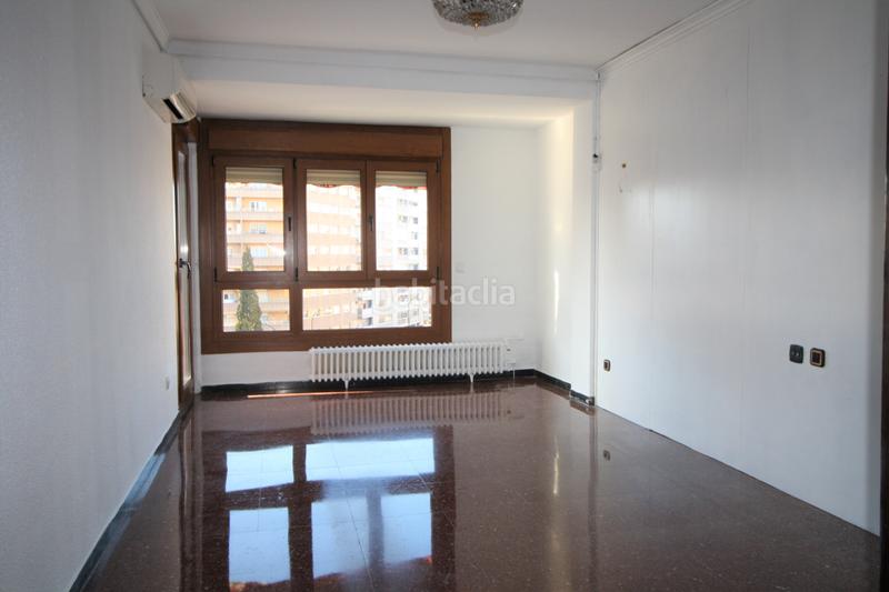 Foto cddf55d1-eca4-49e1-85cd-9c208590c057. Alquiler piso misma avenida goya en Doctor Cerrada Zaragoza