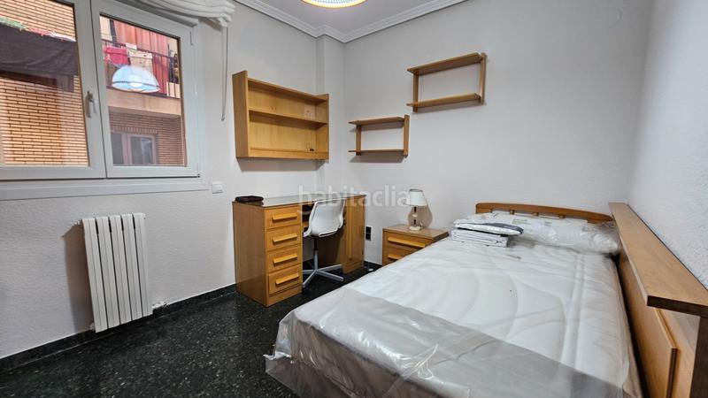 Foto d69479c8-e440-410f-996a-881de65362e3. Miete etagenwohnung in Ciudad Jardín - Parque Roma Zaragoza