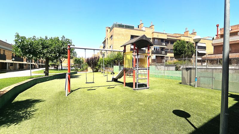 Foto 5f471dab-d0de-46e8-a821-158dcd5d4a27. Casa adossada amb calefacció aparcament piscina a Zaragoza