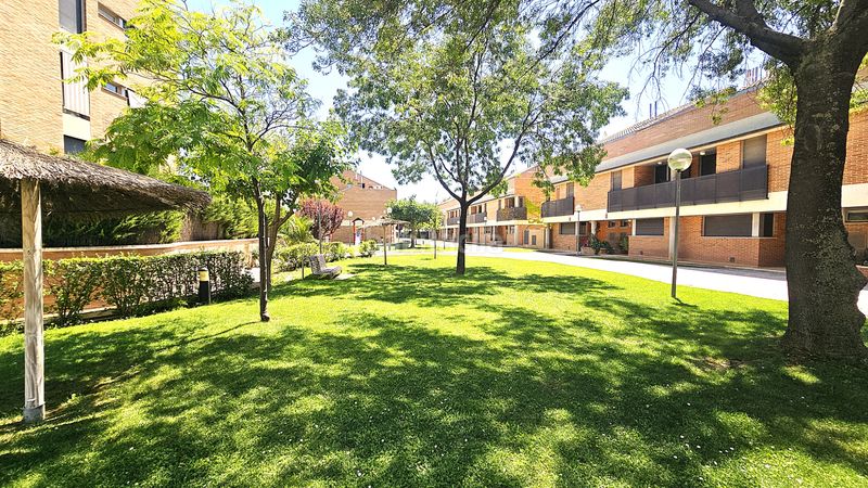 Foto 8803cde7-f533-4d68-9f93-0d26b5f9594b. Casa adossada amb calefacció aparcament piscina a Zaragoza