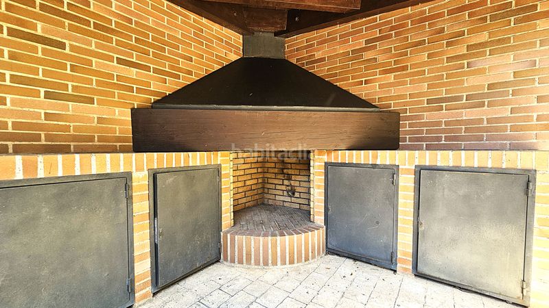 Foto deb1eba0-ca5a-4c22-9c80-ba893a1f34f0. Casa adossada amb calefacció aparcament piscina a Zaragoza
