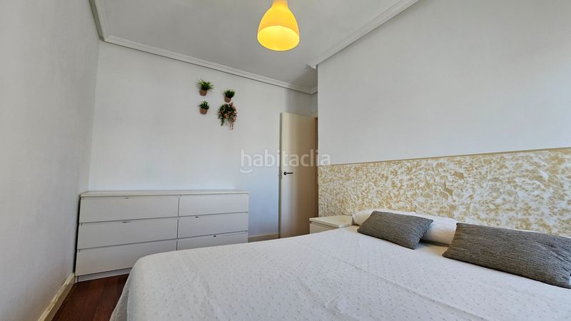 Foto abf7822d-953d-4e3a-9baf-d66cd6059c56. Pis amb calefacció a Avenida Cataluña Zaragoza