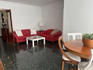Etagenwohnung in Calle de Vicente Berdusán