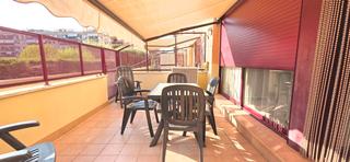Pis  Carrer de pardo bazn. Piso con terraza, piscina comunitaria, parquin y trastero
