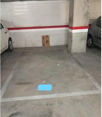 Autoparkplatz in Gran via de les corts catalanes 3466. Plaza para coche grande